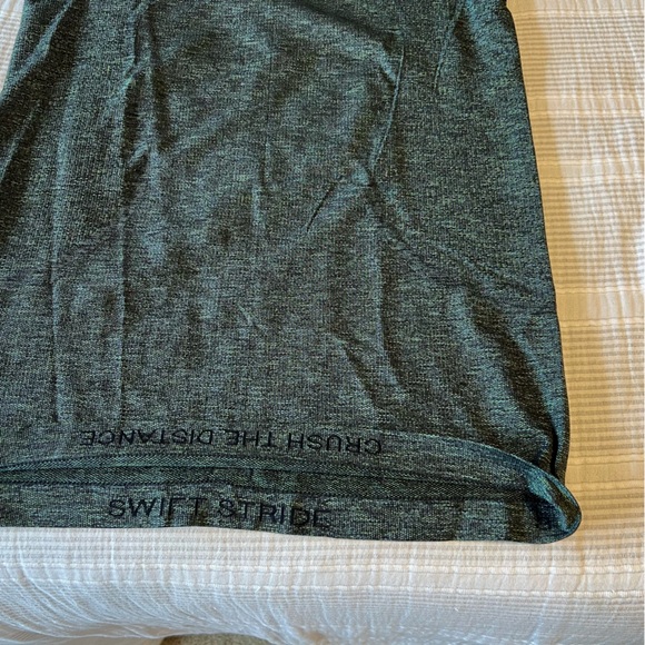 Lululemon Swiftly Tech Short-Sleeve Shirt - Picture 3 of 3